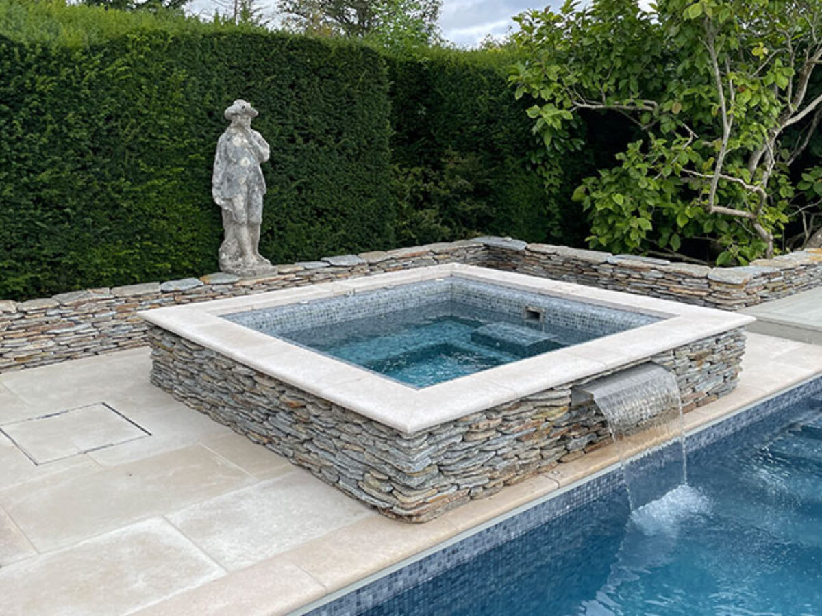Adding A Touch Of Luxury: Spa Features For Above Ground Pools